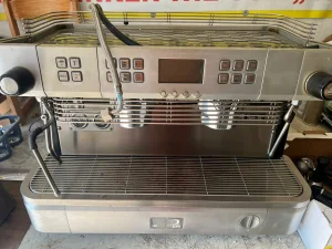 Fitnessstudio Betriebsauflösung - großes Studio - Cardio / Kraft / Spinning und allerhand Zubehör