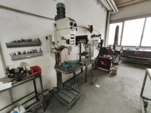 Baumaschinen + Zubehör + Traktoren + Nutzfahrzeuge