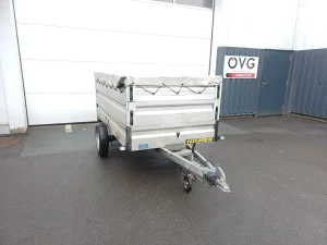 Baumaschinen + Zubehör + Traktoren