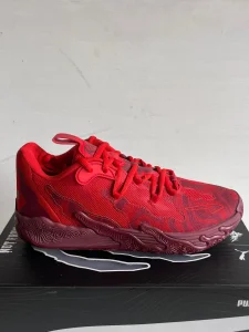 Betonzäune / Granitsteiner / Gartendeko