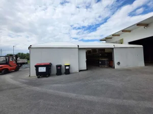 Baumaschinen + Nutzfahrzeuge + Lagerware