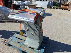 Baumaschinen + Nutzfahrzeuge + Lagerware